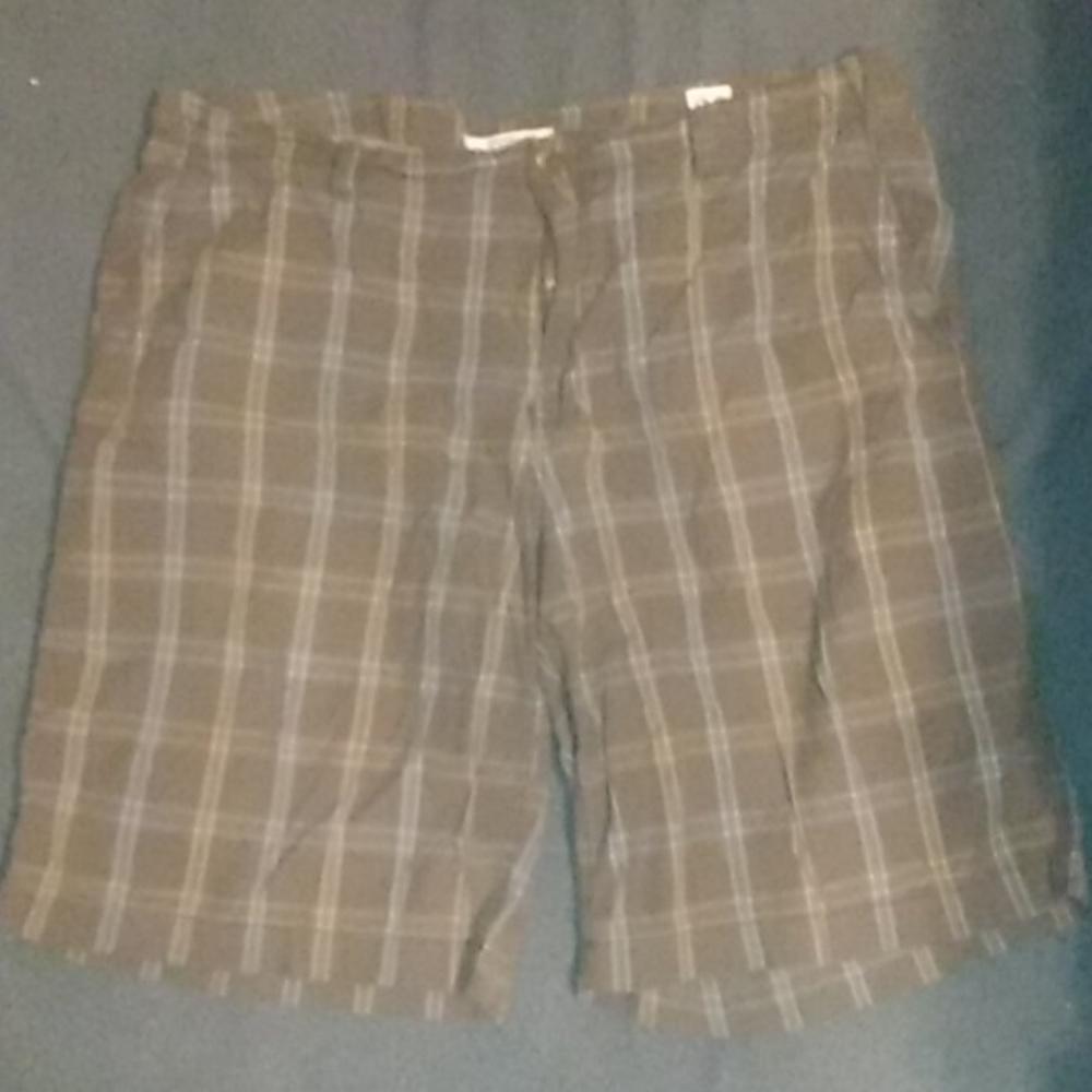 Old Navy cargo shorts Brown plaid